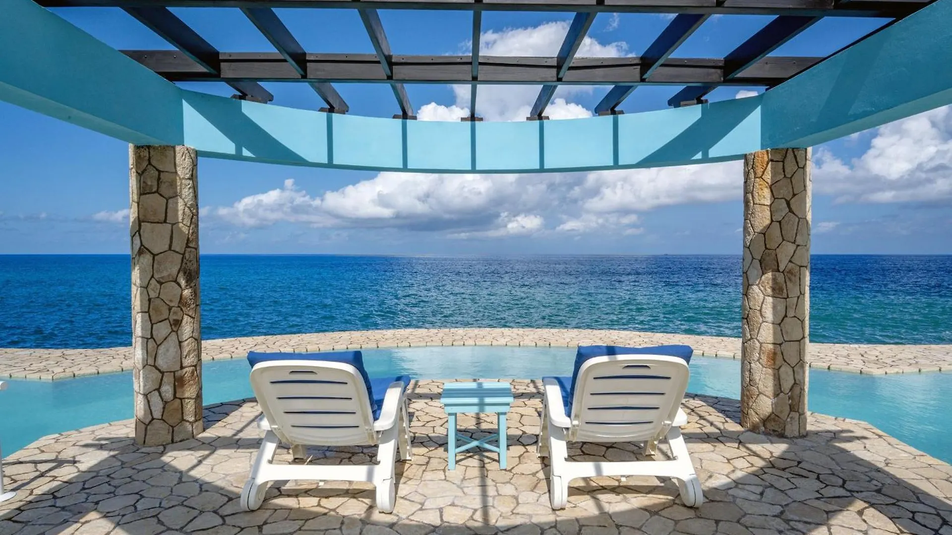 Ocean Cliff Hotel Negril Limited - Adults Only